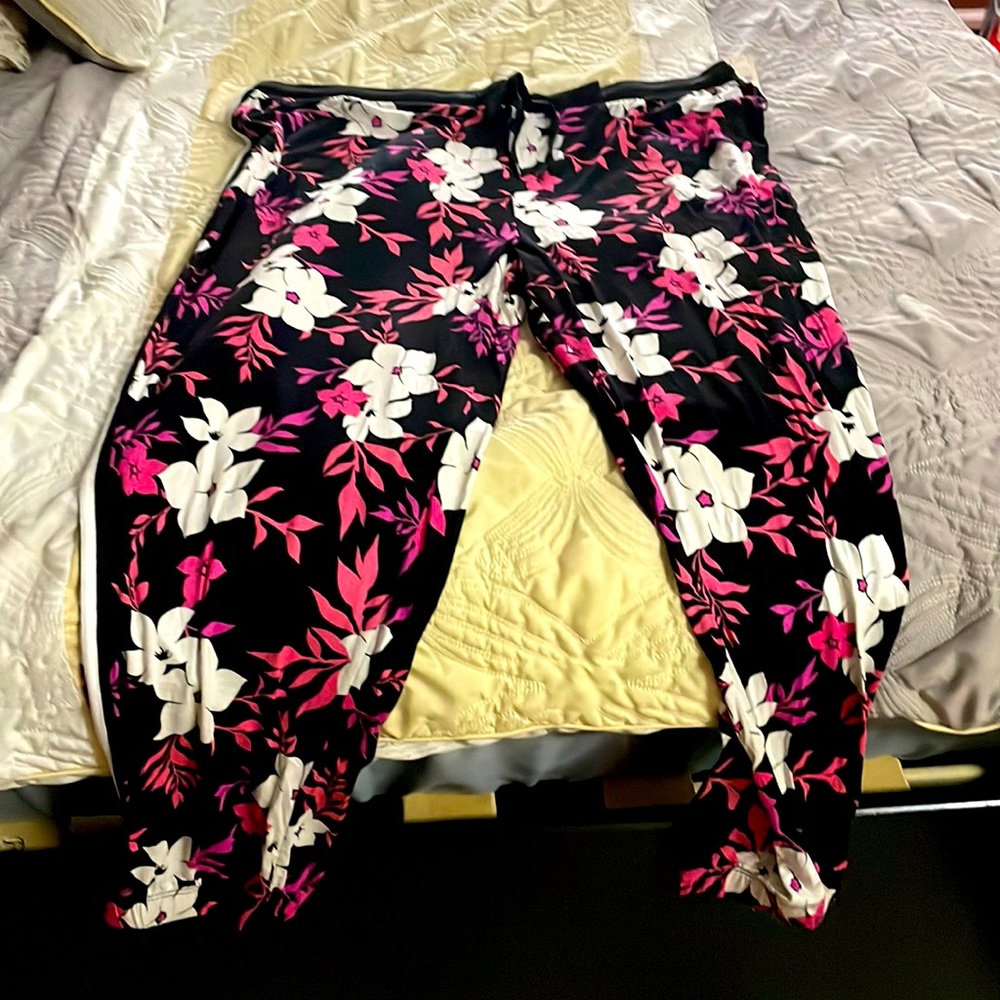 XL Secret treasure black soot knit lounge sleep pants and shirt .